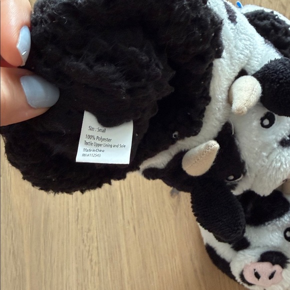 🐮 Snoozies Kids’ Cow Slippers – Size Small - Picture 2 of 4